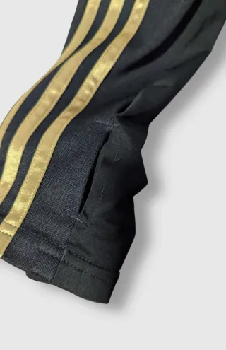 Sudadera Real Madrid Adidas Talla M Negra y Dorada