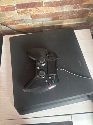 Consola Sony PS4 Slim Negra