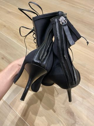 Botines Zara Tacón Negro