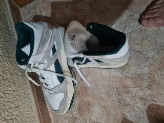 Zapatillas Puma Blancas y Verdes