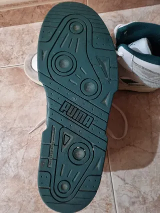 Zapatillas Puma Blancas y Verdes