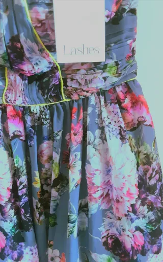 Vestido floral sin tirantes