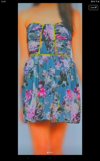 Vestido floral sin tirantes