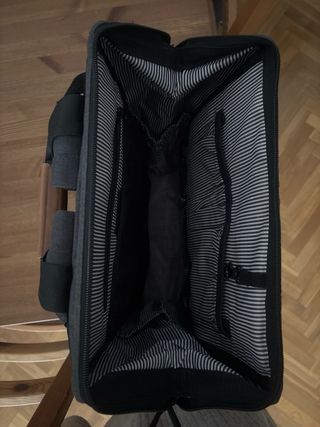 Mochila porta pañales gris