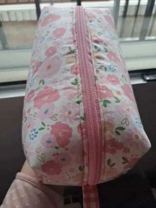 Neceser hecho a mano floral