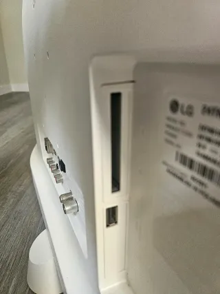 Monitor TV LG Smart TV Bianco