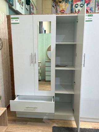Armario 3 puertas con espejo