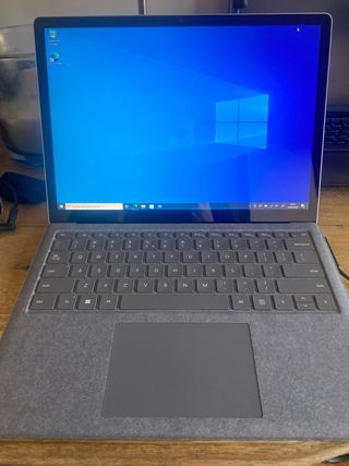 Microsoft Surface Laptop WA 98052 Mod 1950