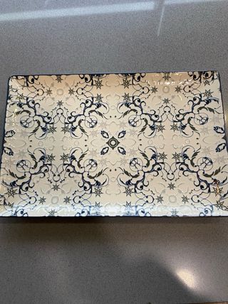 Plato decorativo azul y blanco