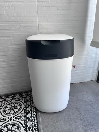 Cubo para pañales vacío