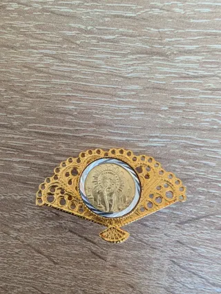 Broche abanico dorado Virgen