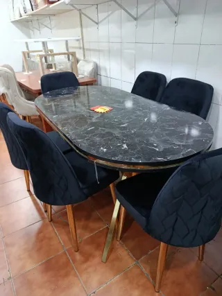Mesa Comedor efecto marmol Ovalada y 6 Sillas Negr
