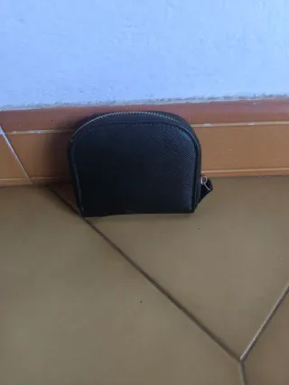 Cartera pequeña negra