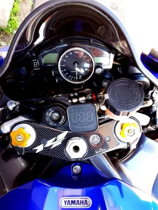 Yamaha R1 Blu