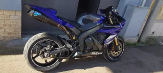 Yamaha R1 Blu