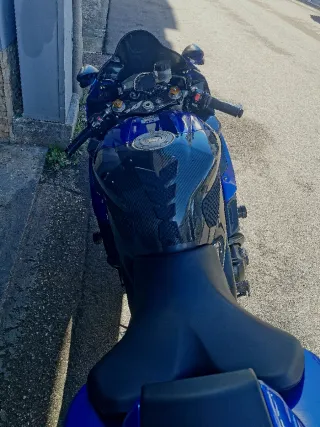 Yamaha R1 Blu