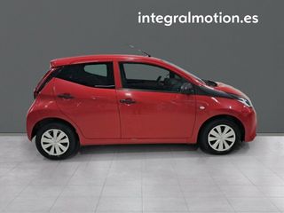 Toyota Aygo 1.0 70 x-play