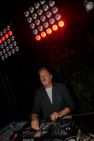 DJ VALENCIA