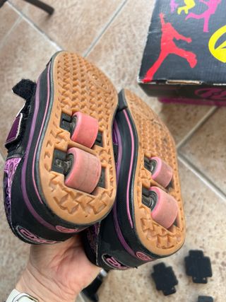 Zapatillas con ruedas chica n34