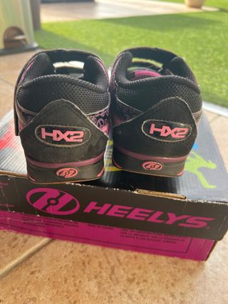 Zapatillas con ruedas chica n34