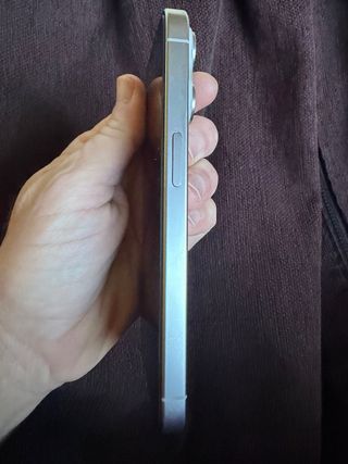 iPhone 15 Pro 256 GB + Funda Transparente