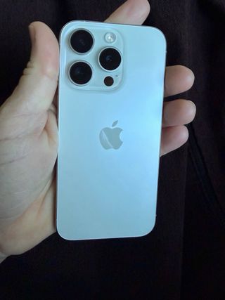 iPhone 15 Pro 256 GB + Funda Transparente