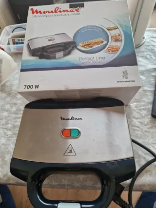 Sandwichera Moulinex 700W