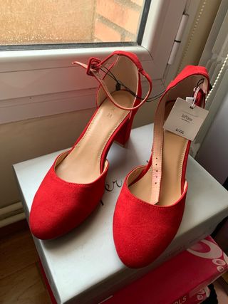 Zapatos rojos tacon Lefties talla 38