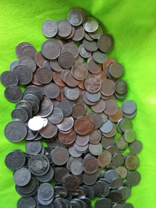 Lote monedas españolas antiguas variado 1.800grs