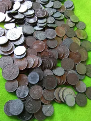 Lote monedas españolas antiguas variado 1.800grs