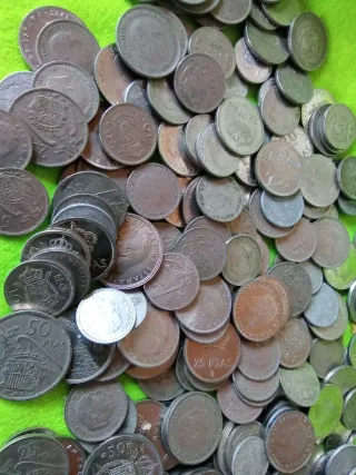 Lote monedas españolas antiguas variado 1.800grs