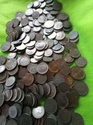 Lote monedas españolas antiguas variado 1.800grs