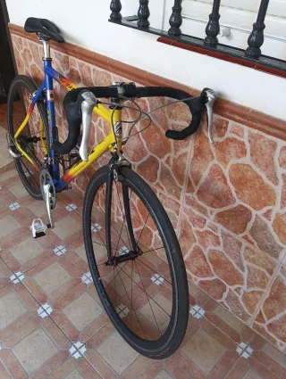 Bicicleta de carretera MENDIZ