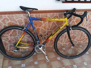 Bicicleta de carretera MENDIZ