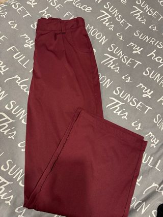 Pantalón pinza con elástico detrás marca Halara