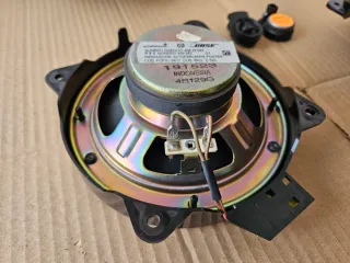 Equipo de sonido Bose para coche.