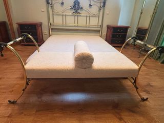 Conjunto Peña Vargas forja y latón