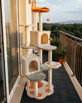 Rascador para gatos nuevo en caja