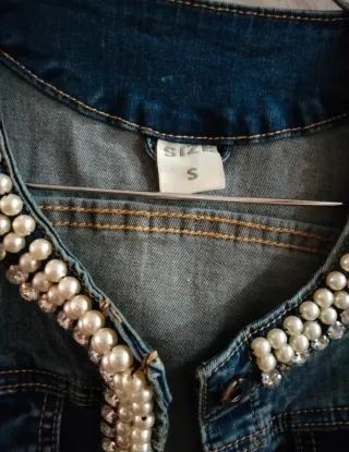 Giubbotto denim con perle