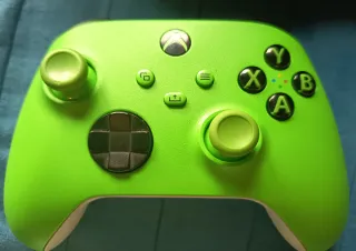 Mando Xbox Series X Velocity Green