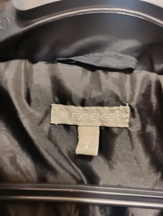 Chaleco guateado negro con cinturón