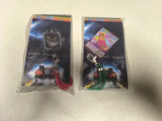 Lote 2 colgantes Regreso al Futuro 40 Aniv