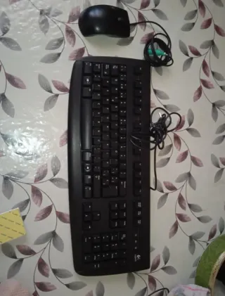 Teclado Logitech Negro