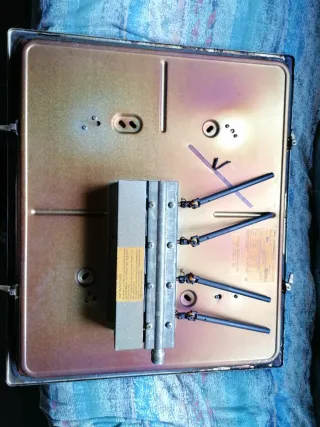 Encimera de gas 4 fuegos 30 € y Horno Teka 30 €