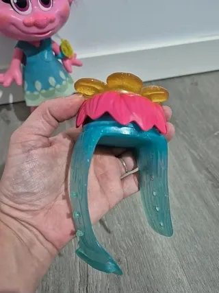 Poppy Momento Abrazo Muñeca Interactiva