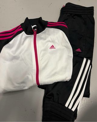 Chándal Adidas niña blanco y rosa.