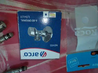 Lote Latiguillos y llave de paso fontanería