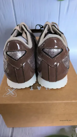 Zapatillas Munich Marrón y plateado Talla 37
