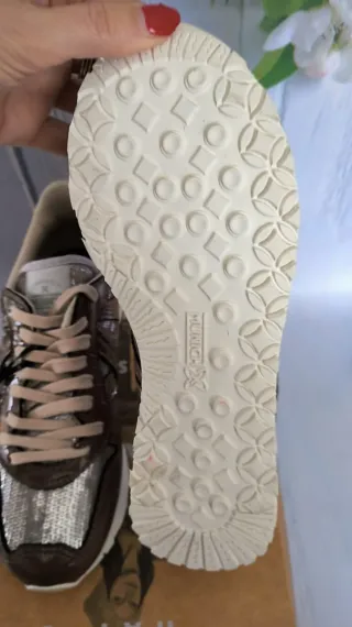 Zapatillas Munich Marrón y plateado Talla 37