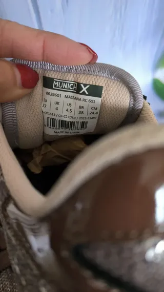 Zapatillas Munich Marrón y plateado Talla 37